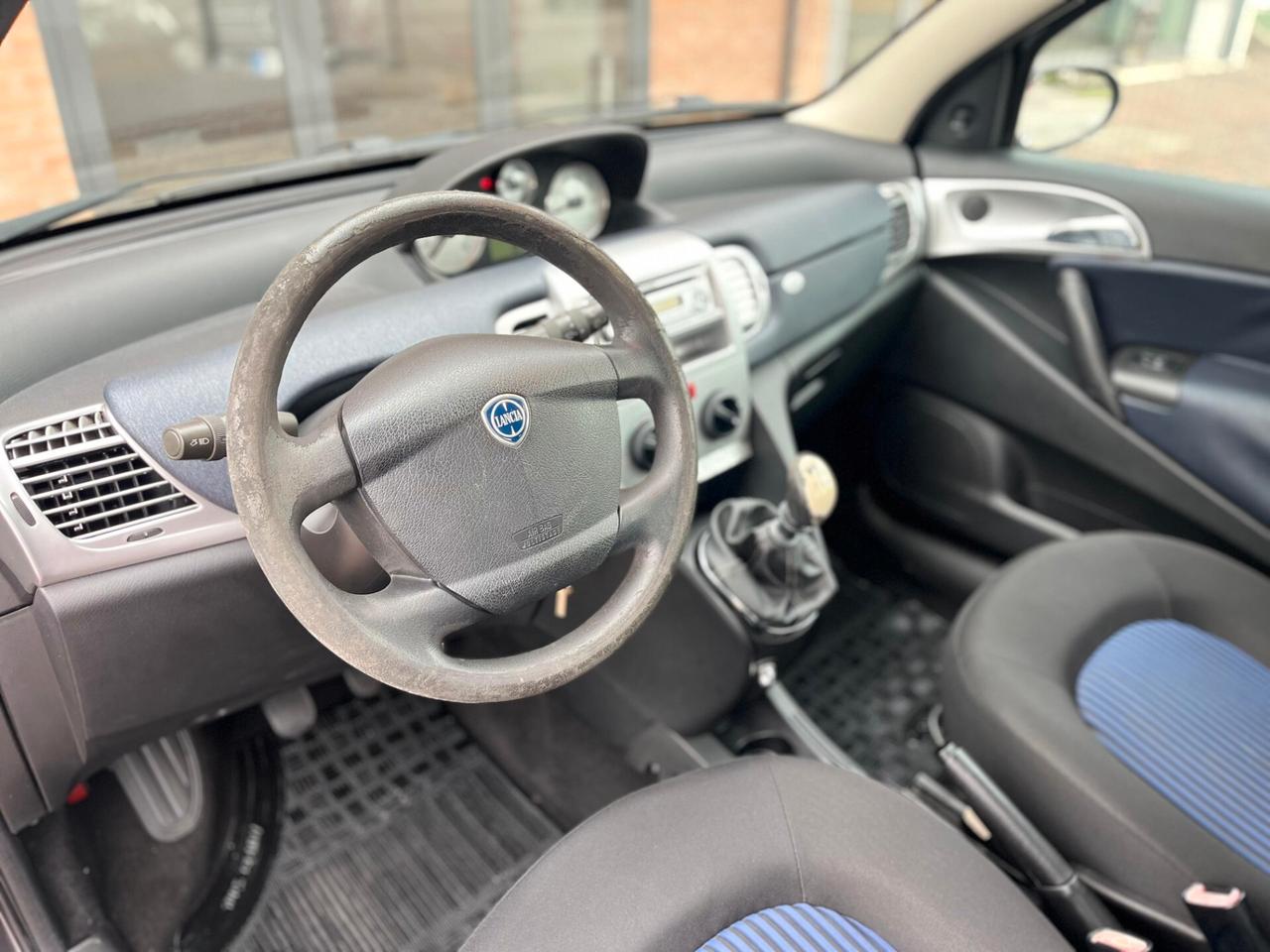 Lancia Ypsilon 1.2 8v