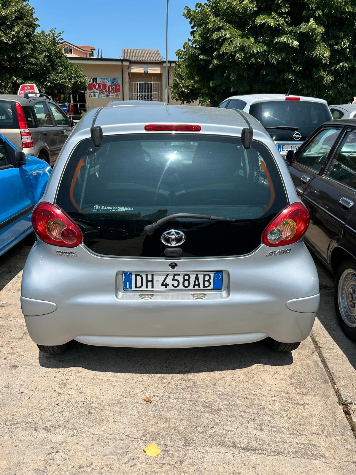Toyota Aygo 1.0 12V VVT-i 5 porte Sol