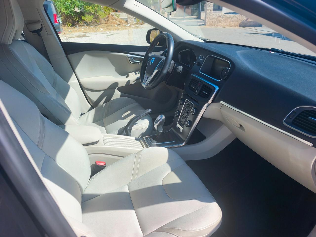 Volvo V40 D2 1.6 115cv MOMENTUM CERTIFICATA 2013