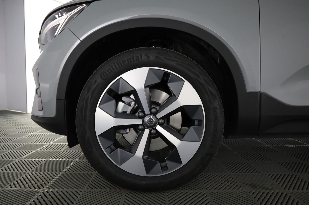 VOLVO XC40 (2017--->) XC40 B3 automatico Plus Dark