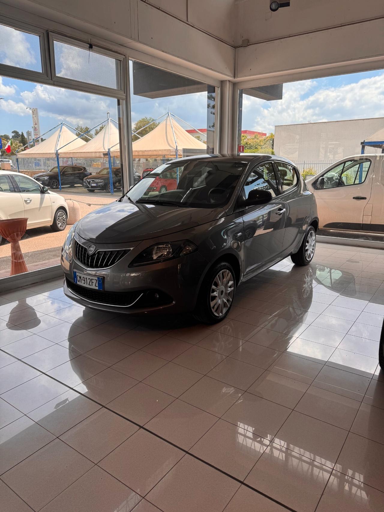 Lancia Ypsilon 1.0 FireFly 5 porte S&S Hybrid Ecochic Gold