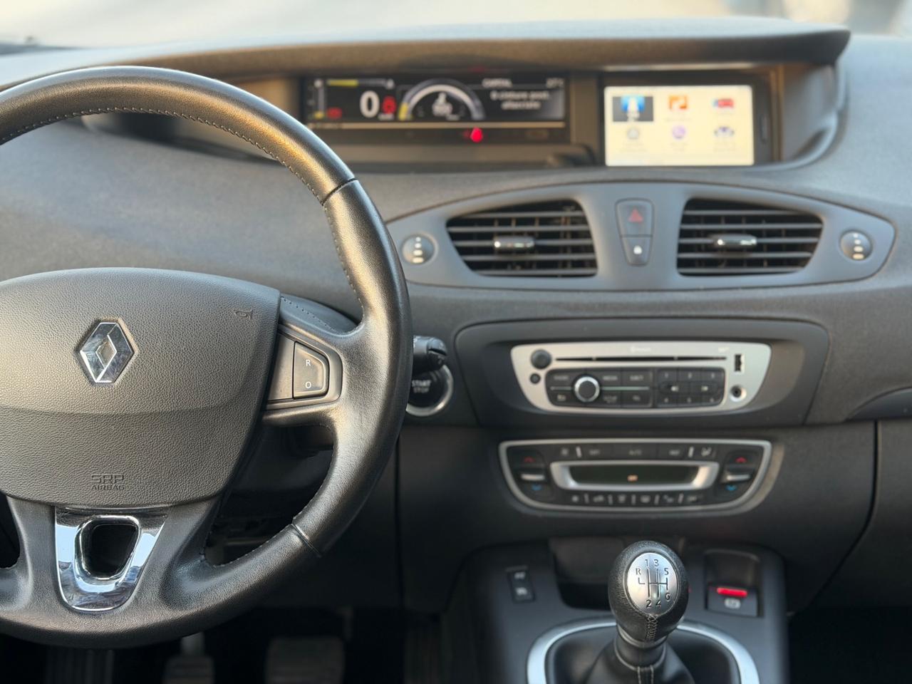 Renault SCENIC 1.5 dCi 110CV 2015 - TOM TOM