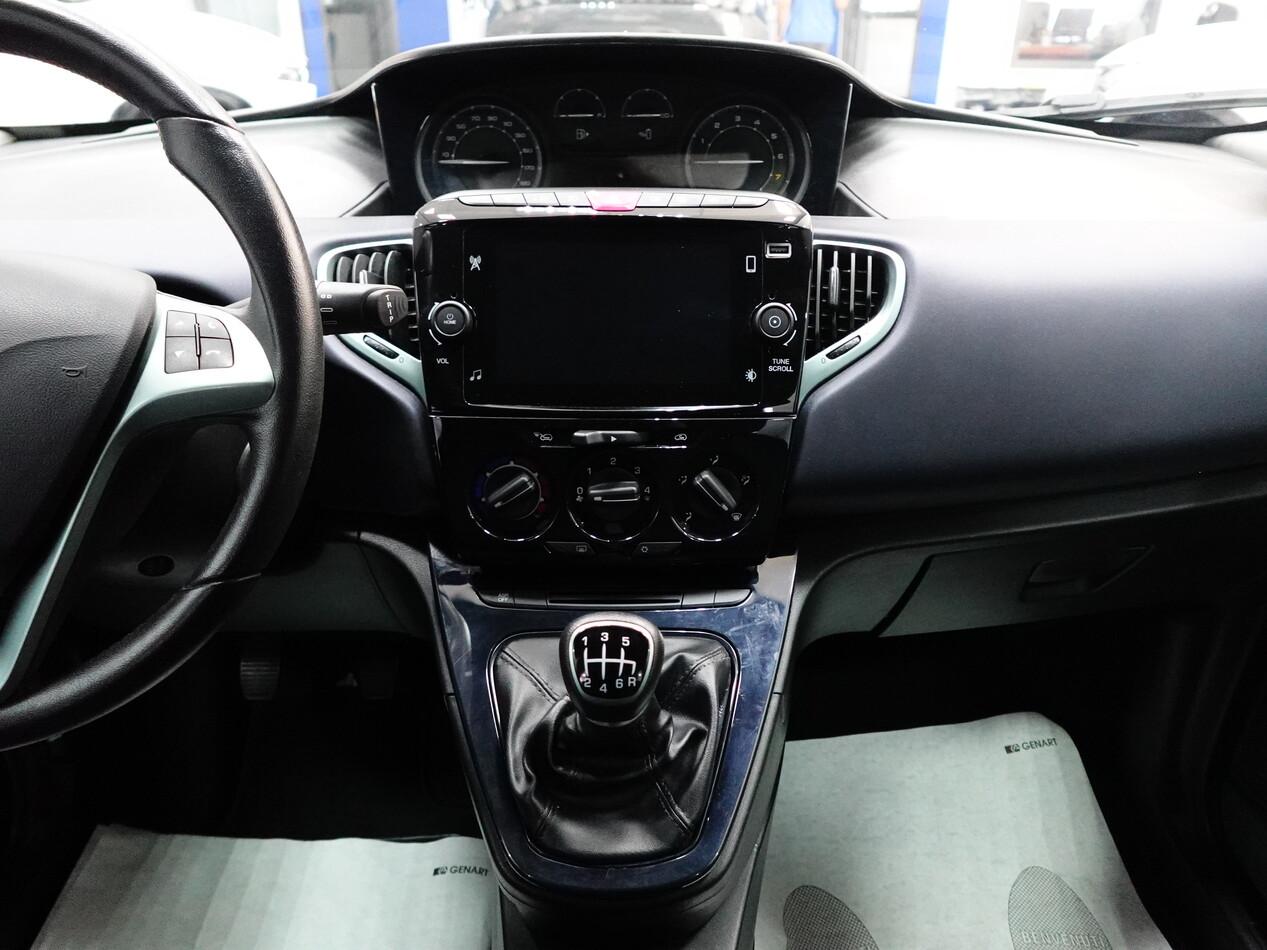 Lancia Ypsilon III 1.0 FIREFLY HYBRID 70 CV GOLD