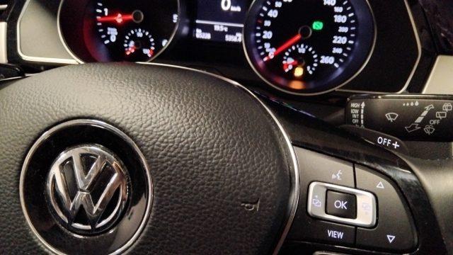 VOLKSWAGEN Passat Variant 1.6 TDI SCR DSG Business NAVI