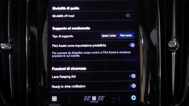 VOLVO XC60 B4 (d) AWD automatico Plus Bright