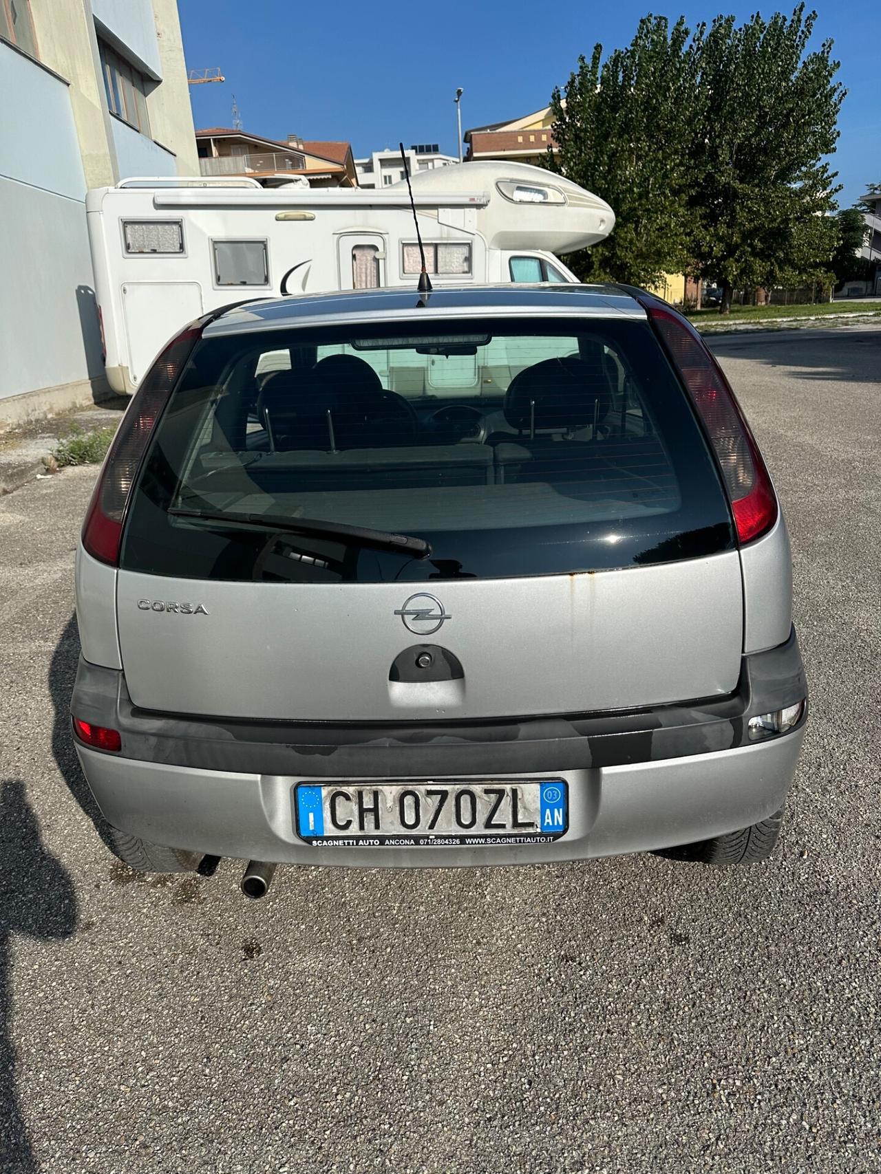 Opel Corsa 1000 benzina 2003 115.000km