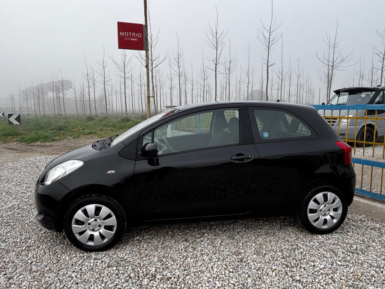 Toyota Yaris 1.0 3 porte Sol