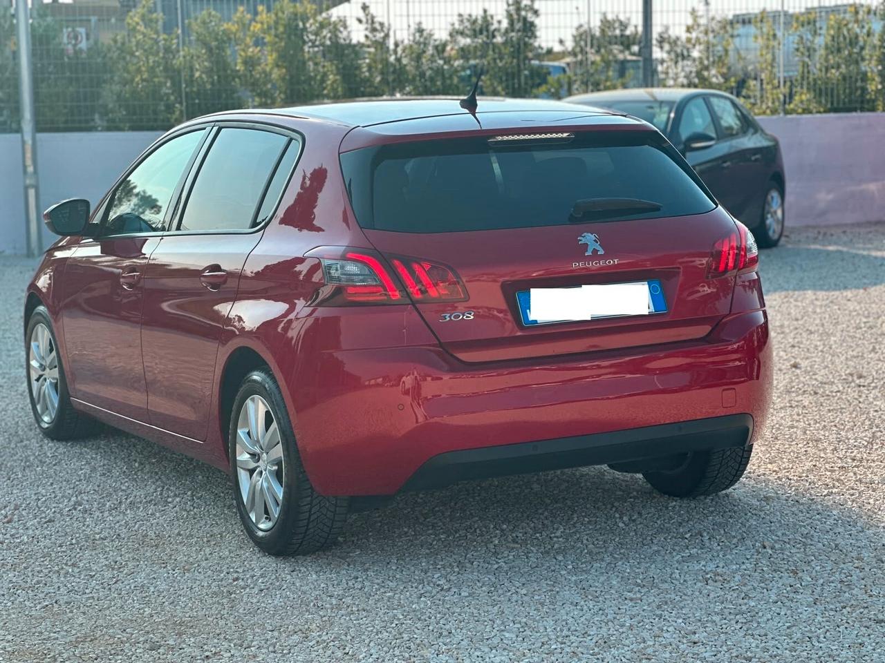 Peugeot 308 Berlina 1.5 130CV Allure