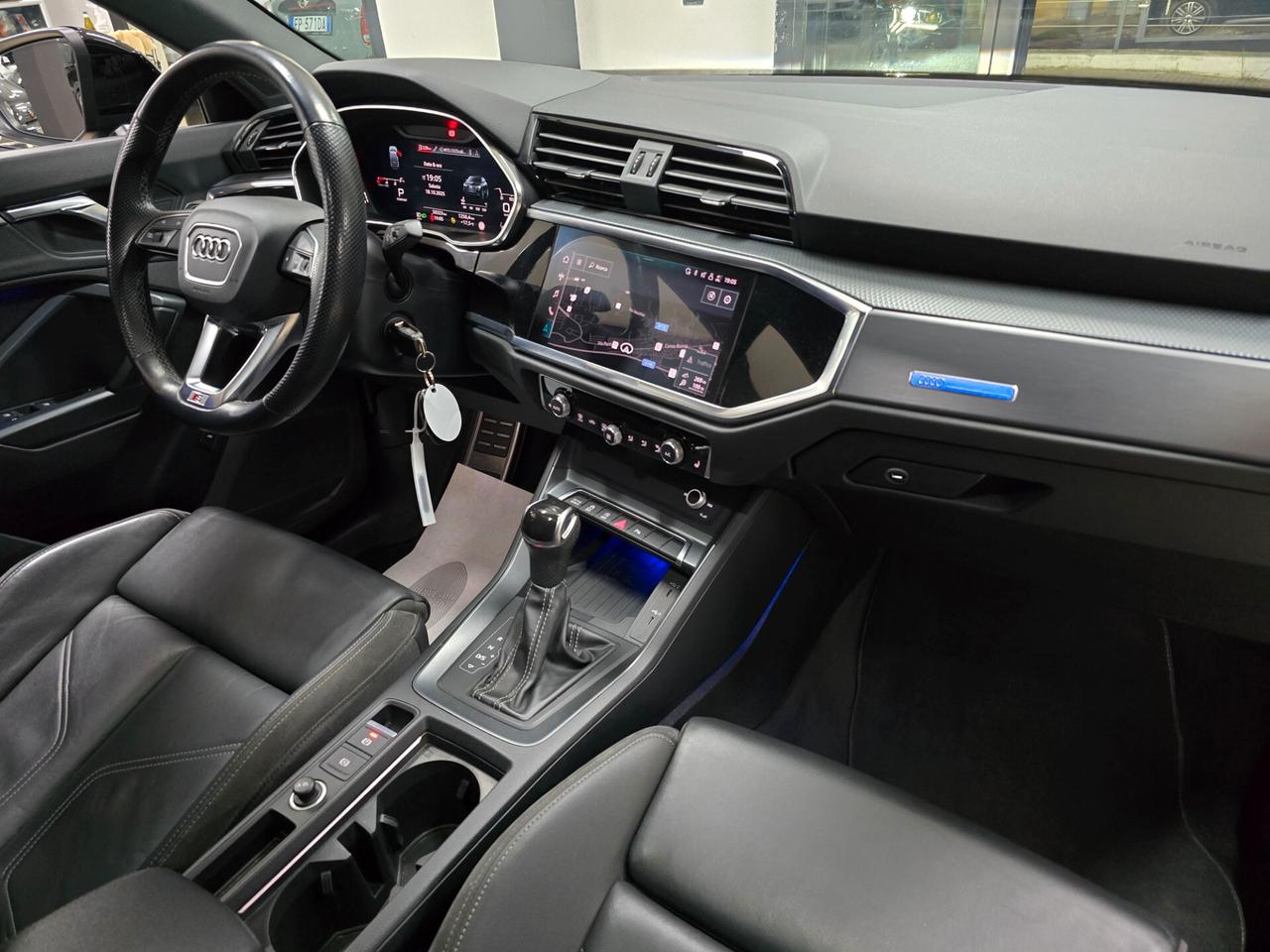 Audi Q3 SPB 35 TDI S tronic line (Tetto)
