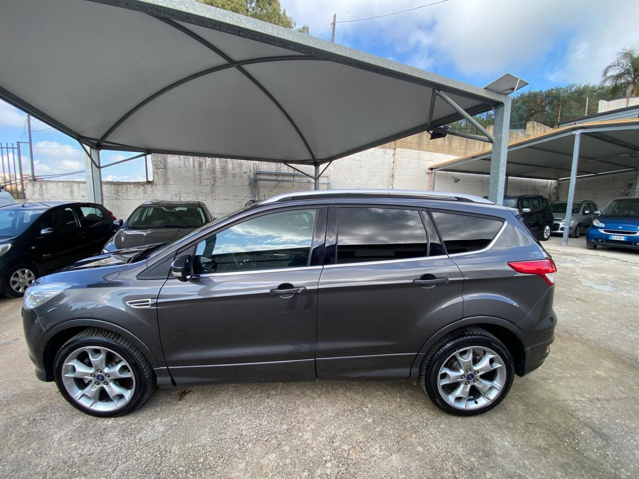 Ford Kuga 2.0 TDCI 150 CV S&S 4WD Powershift Titanium