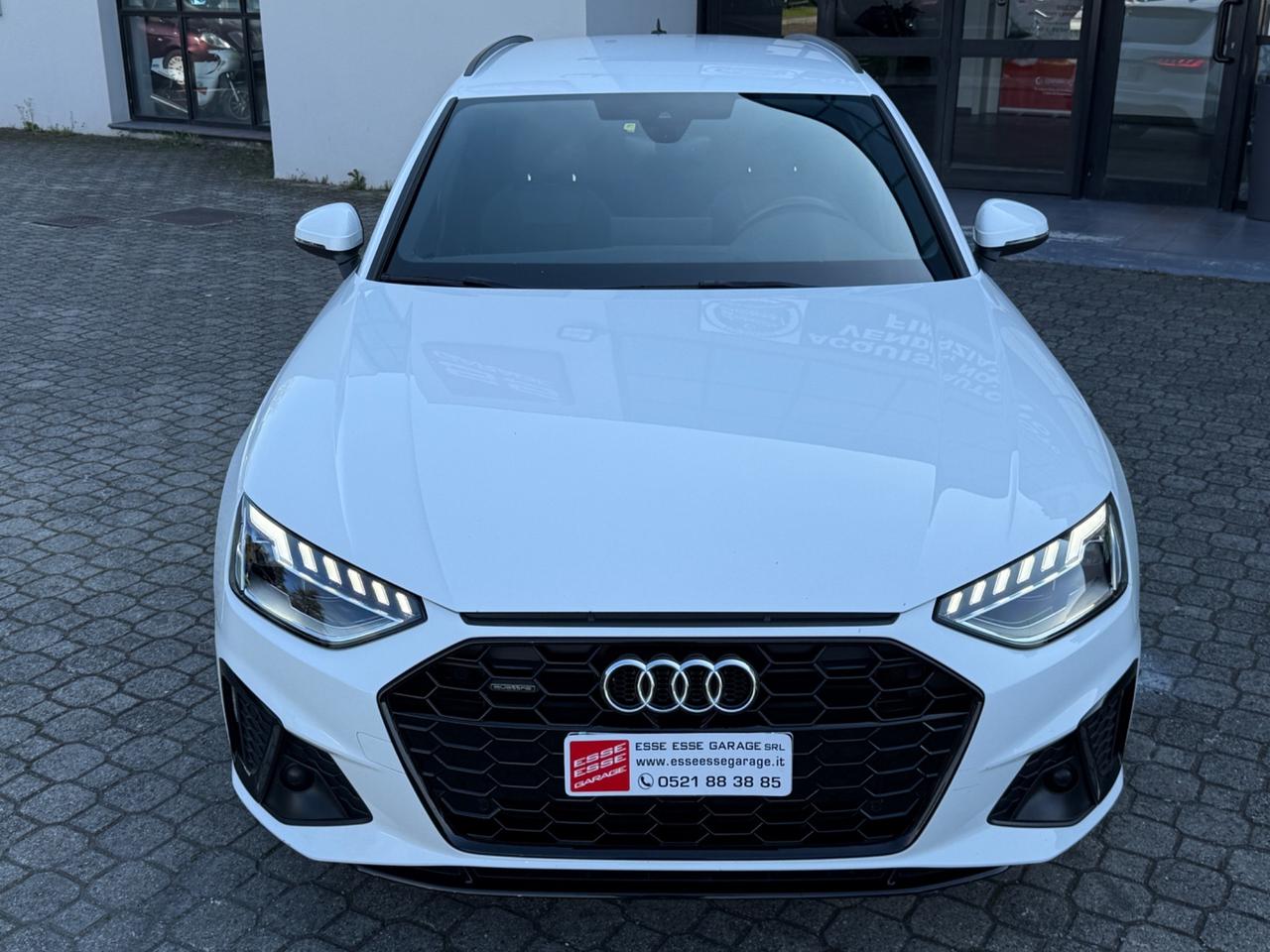 Audi A4 Avant 40 TDI quattro S tronic S line|BLACK LINE