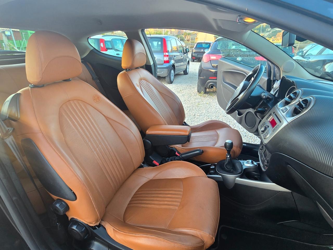 Alfa Romeo MiTo 1.3 JTDm-2 84 CV S&S Distinctive Sport Pack