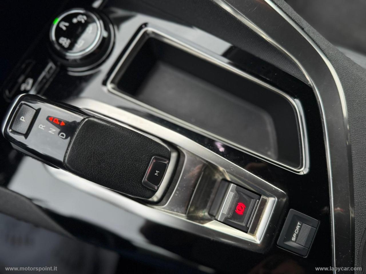 PEUGEOT 5008 BlueHDi 130 S&S EAT8 Crossway