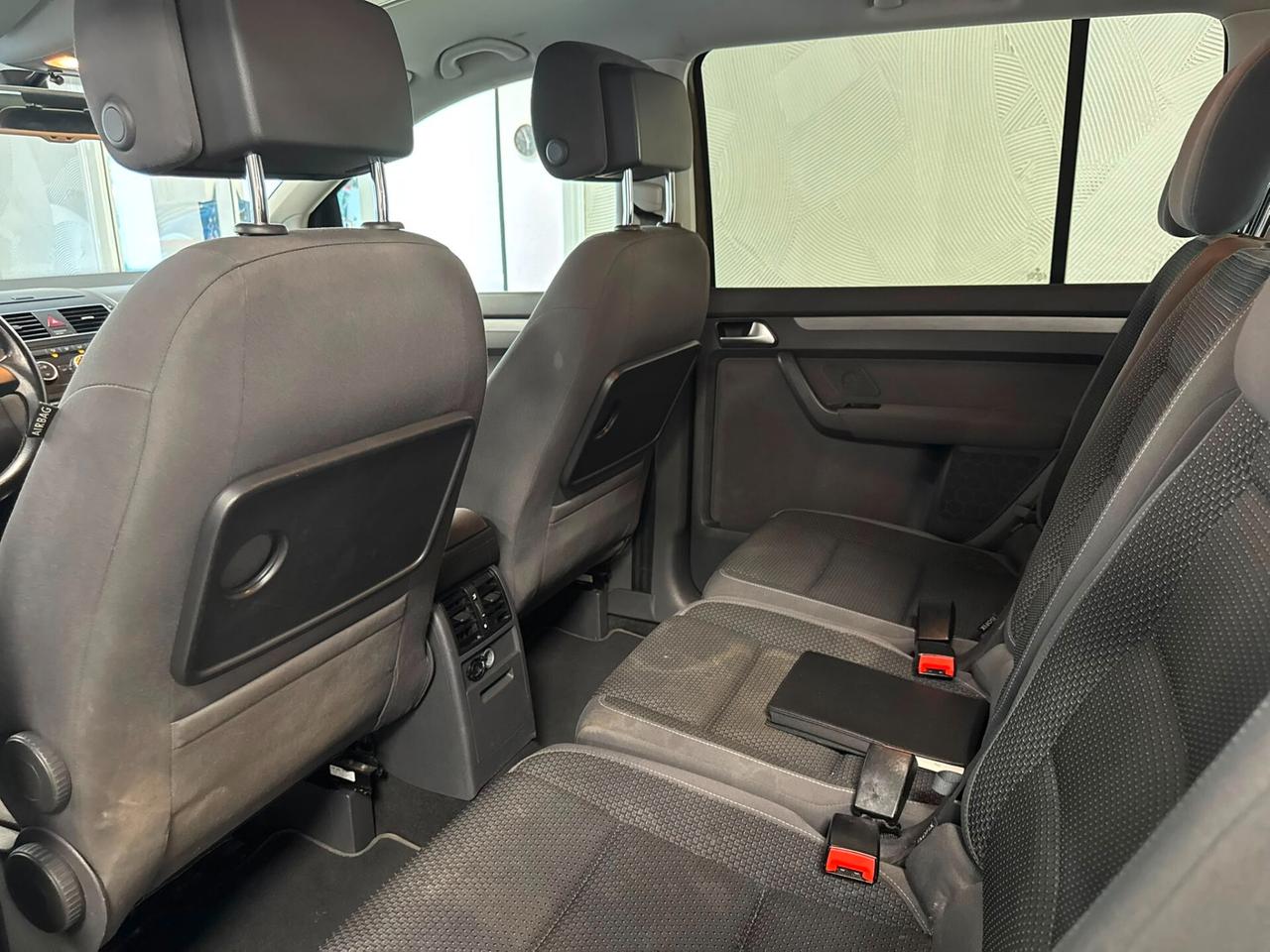 Volkswagen Touran Business 1.6 TDI DSG Comfortline