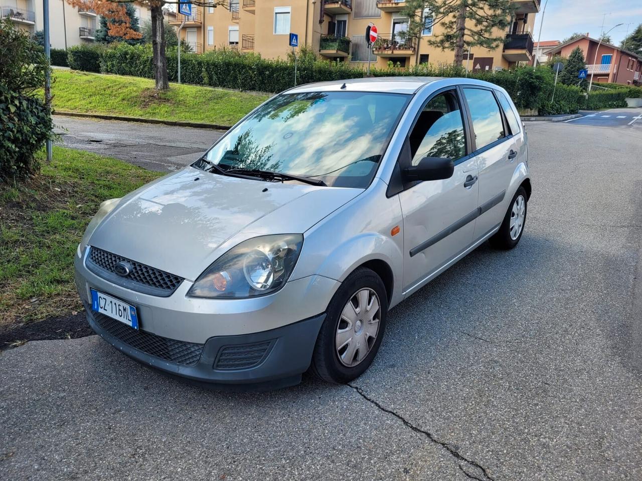 Ford Fiesta 1.4 TDCi 5p. Ghia ADATTA AI NEOPATENTATI