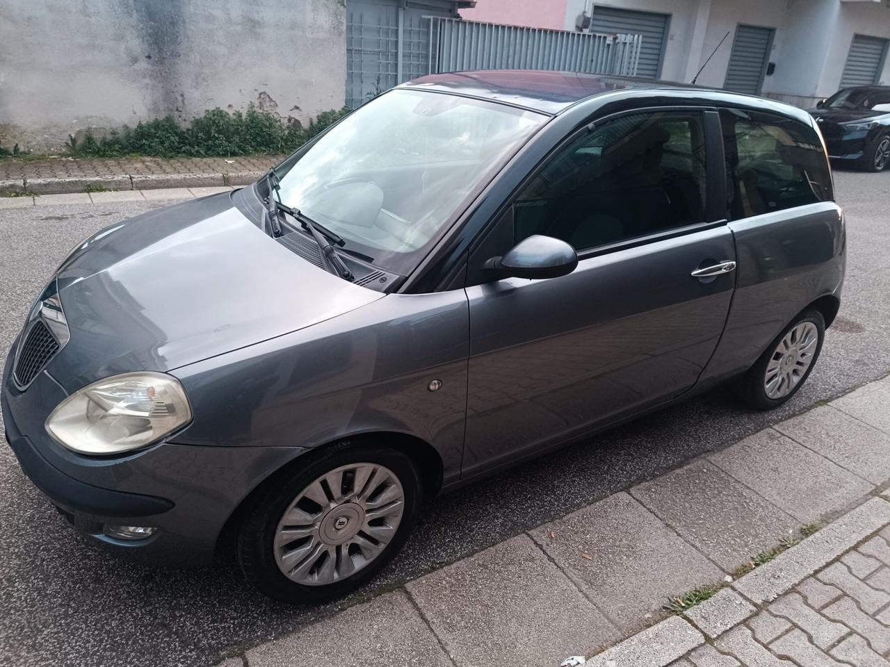 Lancia Ypsilon 1.2 GPL