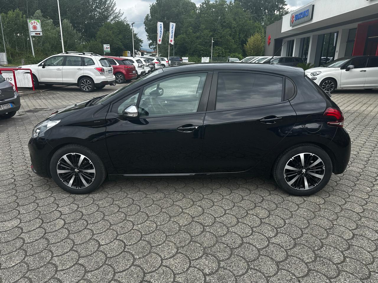 Peugeot 208 BlueHDi 100 S&S 5 porte Signature