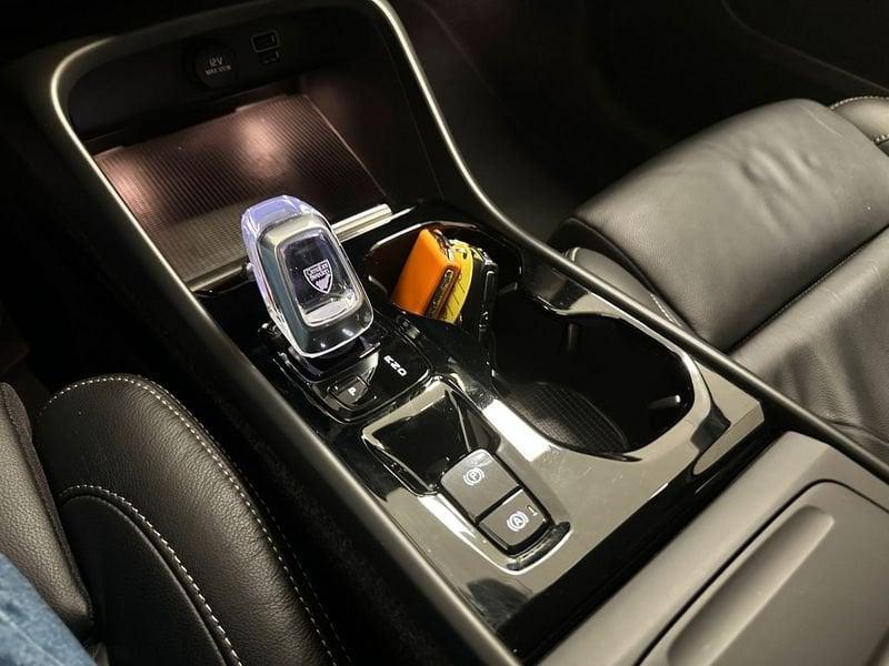 Volvo XC40 1.5 t3 Momentum 163cv auto my21