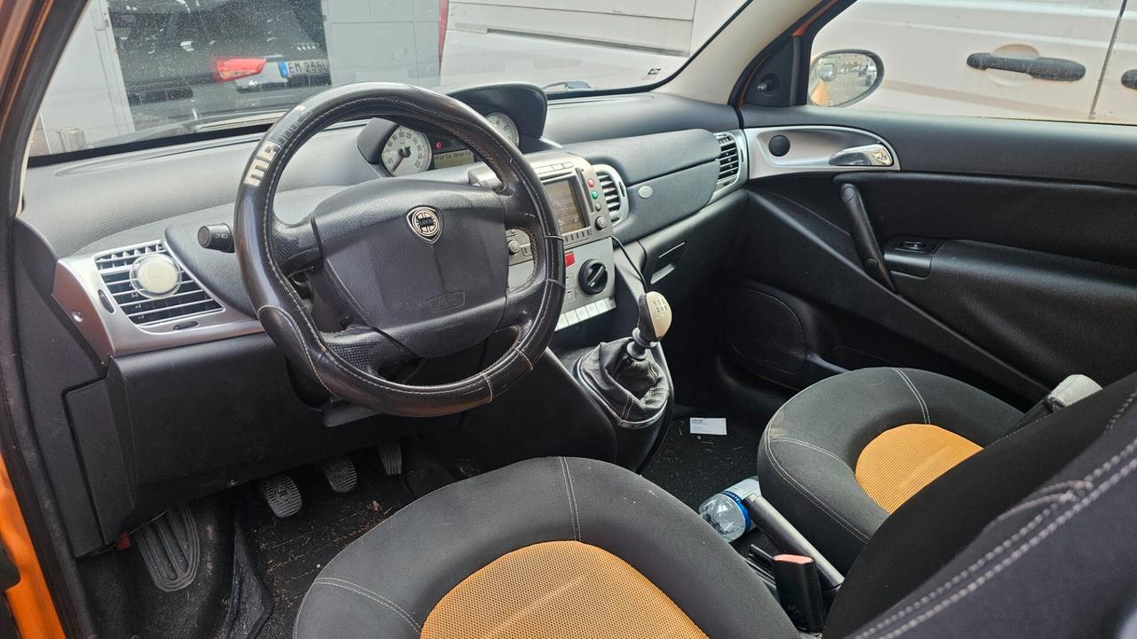 Lancia Ypsilon 1.2 Oro Giallo