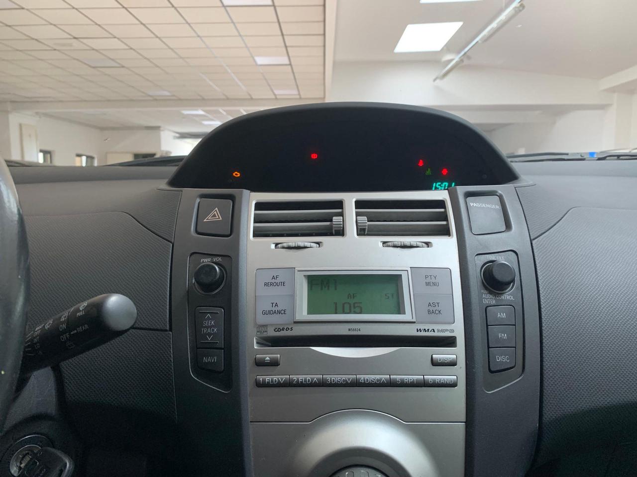Toyota Yaris 5p 1.3 Sol