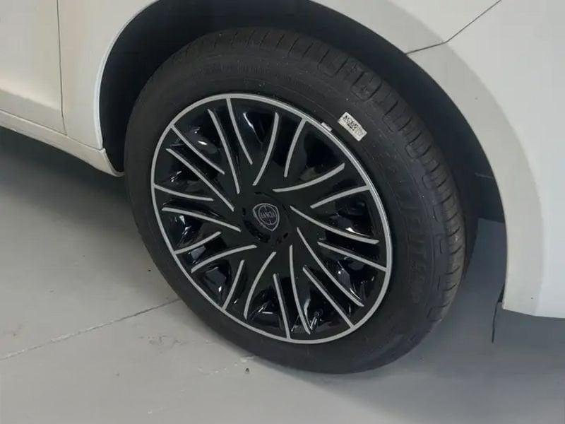 Lancia Ypsilon 1.0 firefly hybrid Gold s&s 70cv 5p.ti
