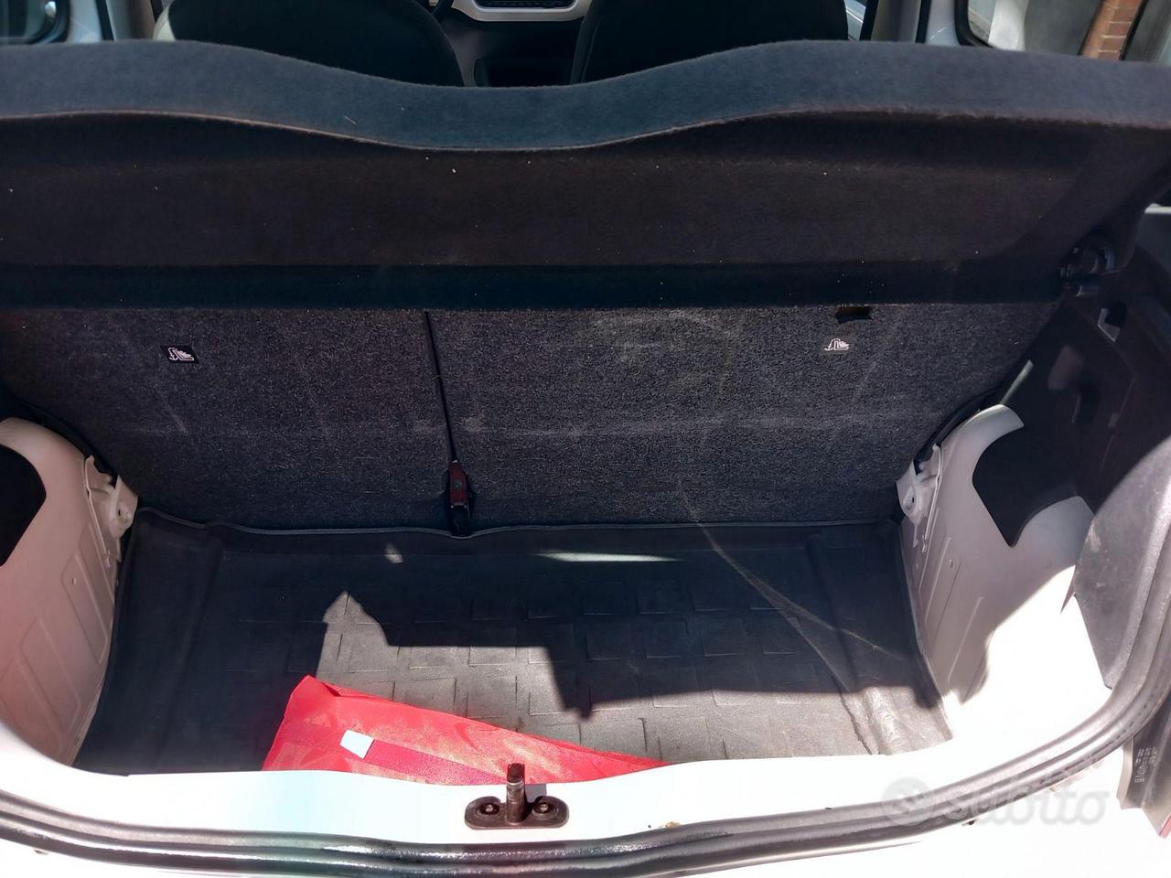 SEAT MII CHIC ADATTA A NEOPATENTATI