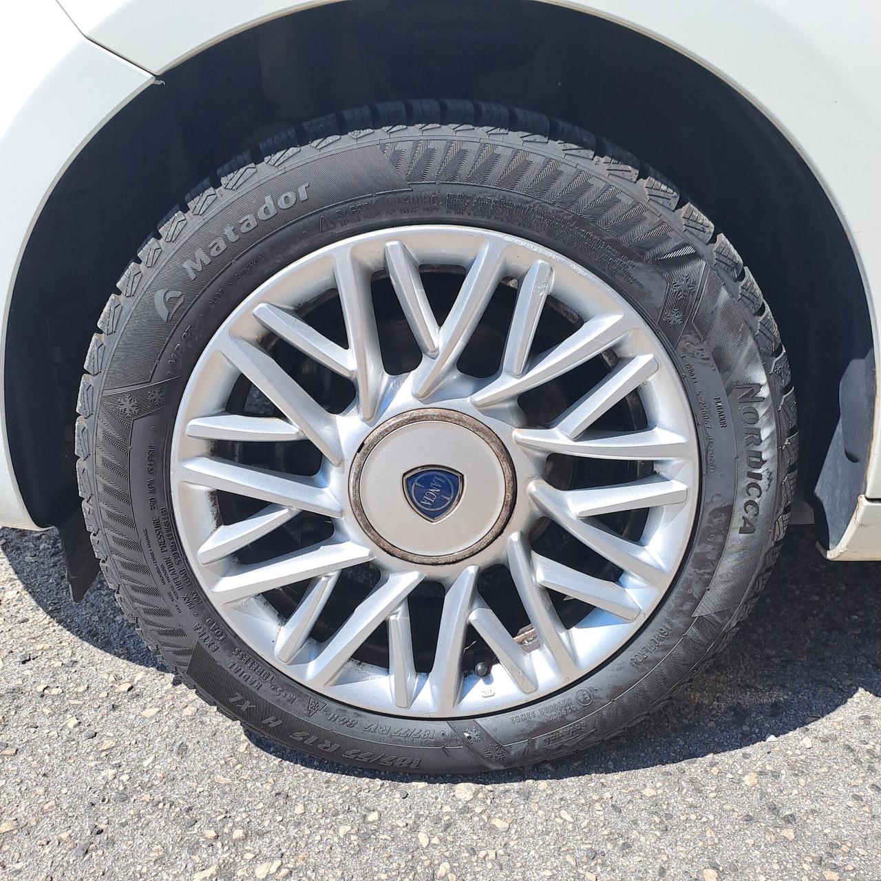 Lancia Ypsilon 1.2 Bz/Gpl 69 Cv Silver