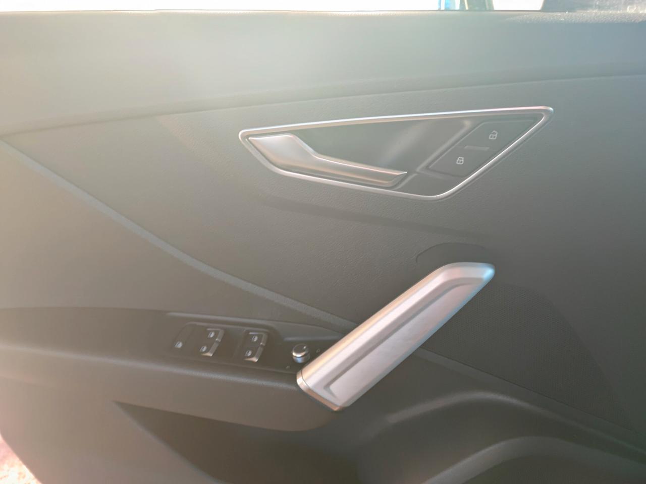 Audi Q2 30 TDI Business Design