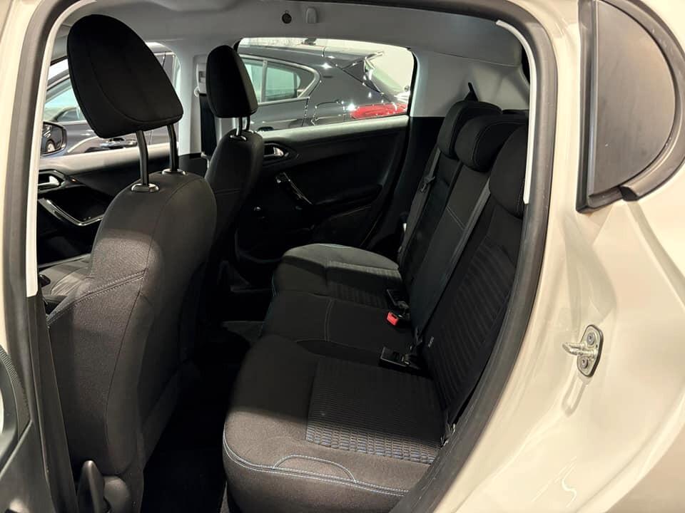 Peugeot 208 1.5 Business 100cv - 2020