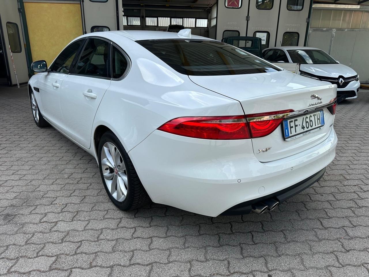 Jaguar XF 2.0 D 180 CV aut. Prestige
