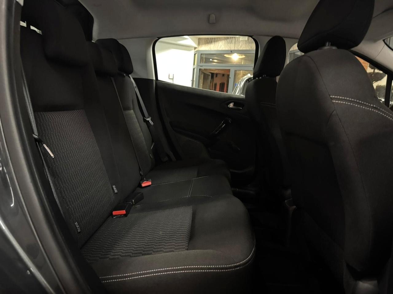 Peugeot 208 PureTech 82 5 porte Allure