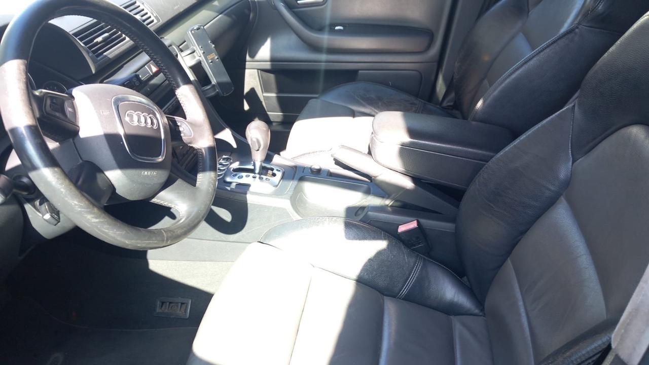Audi A4 2.0 16V TFSI Avant quattro Top
