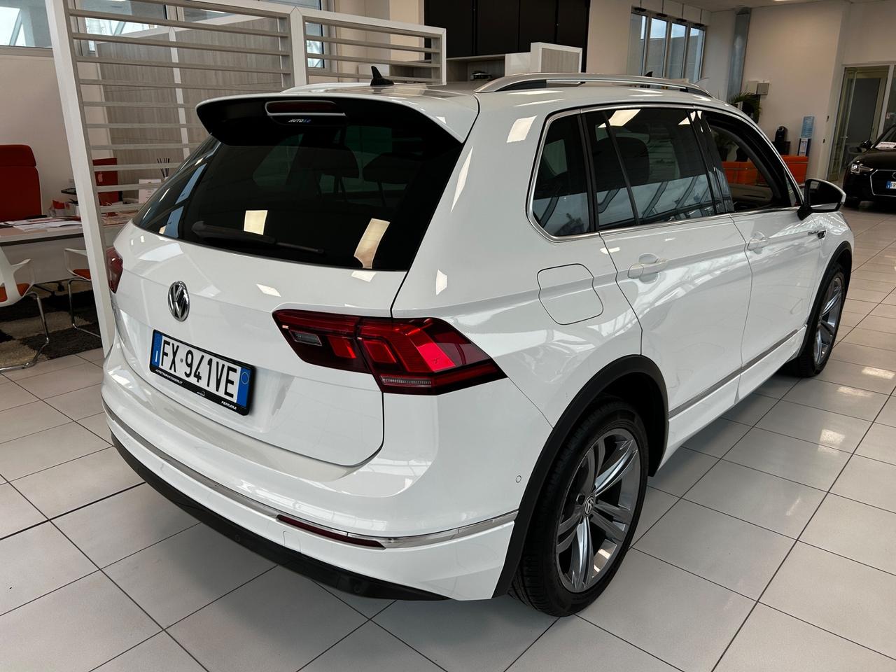 Volkswagen Tiguan 2.0 TDI SCR DSG Sport BMT R-Line