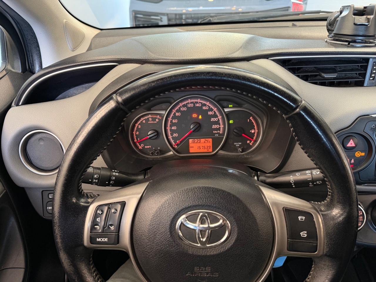 TOYOTA Yaris 3a serie (2011) Yaris 1.4 D-4D 5P Lounge (66 kw