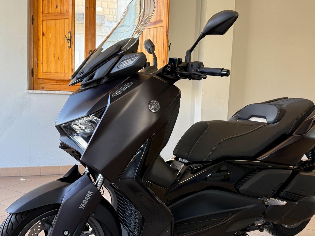 Yamaha X-Max 300 TECH MAX
