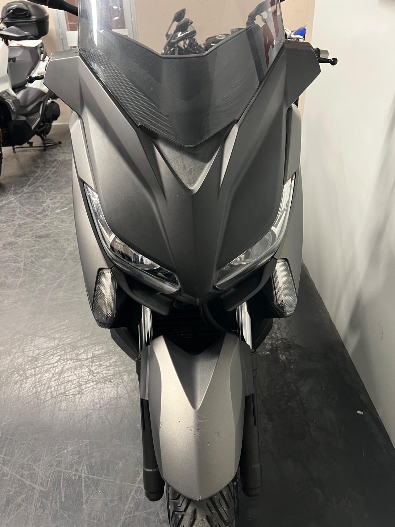 Yamaha X-Max 400
