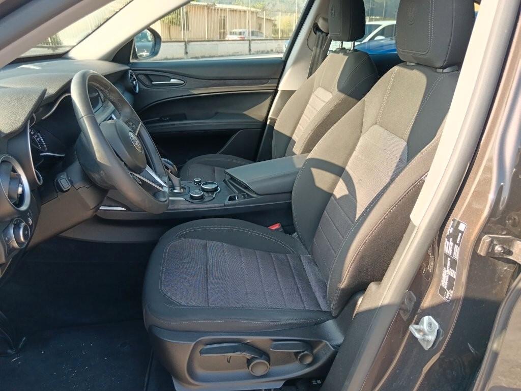 Alfa Romeo Stelvio 2.2 Turbodiesel 160 CV AT8 RWD