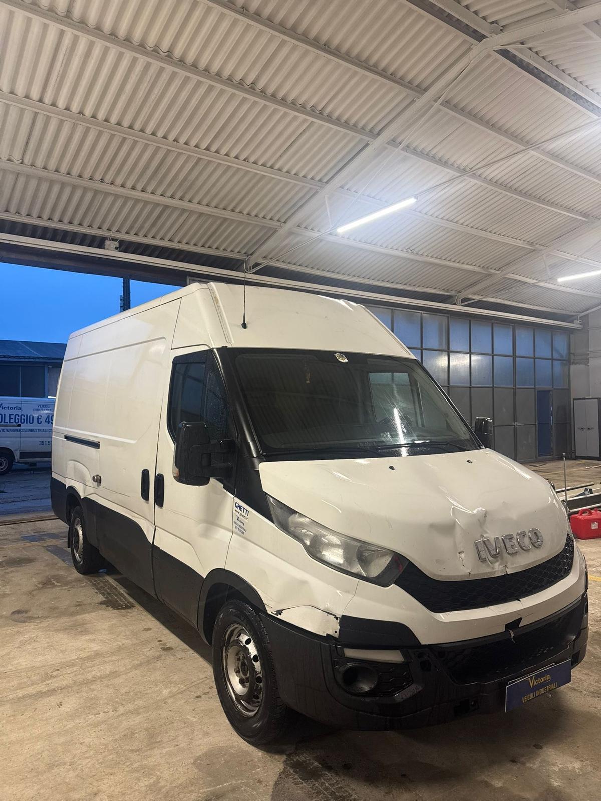 0502 FURGONE IVECO DAILY 2016