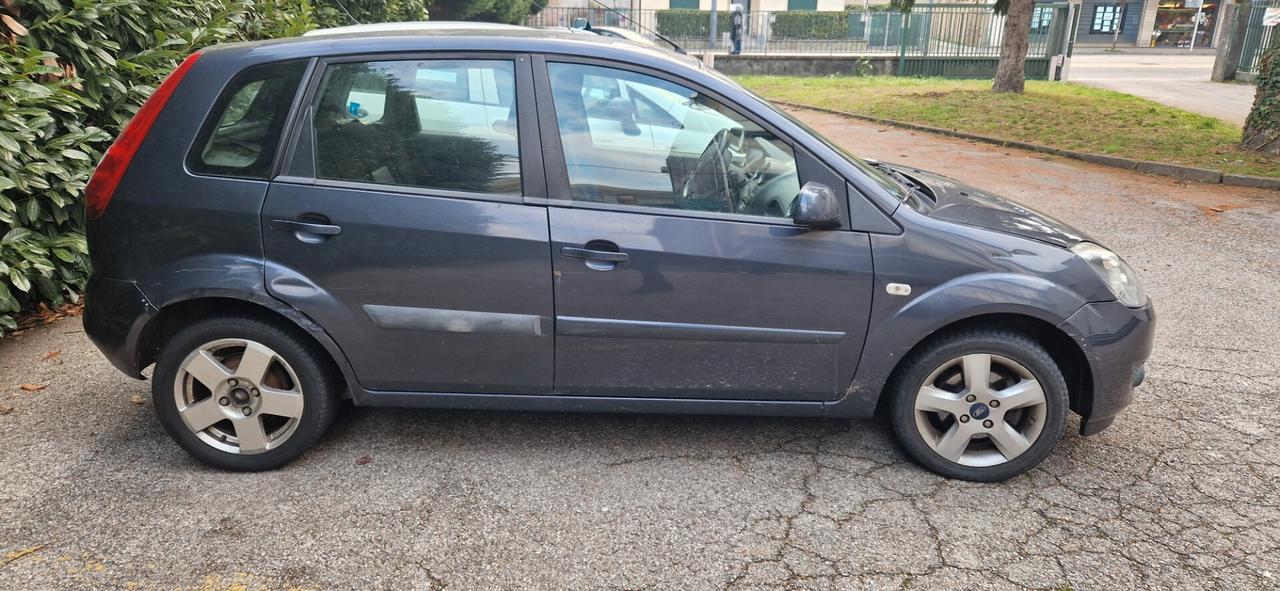 Ford Fiesta 1.4 TDCi 5p. Ghia per export