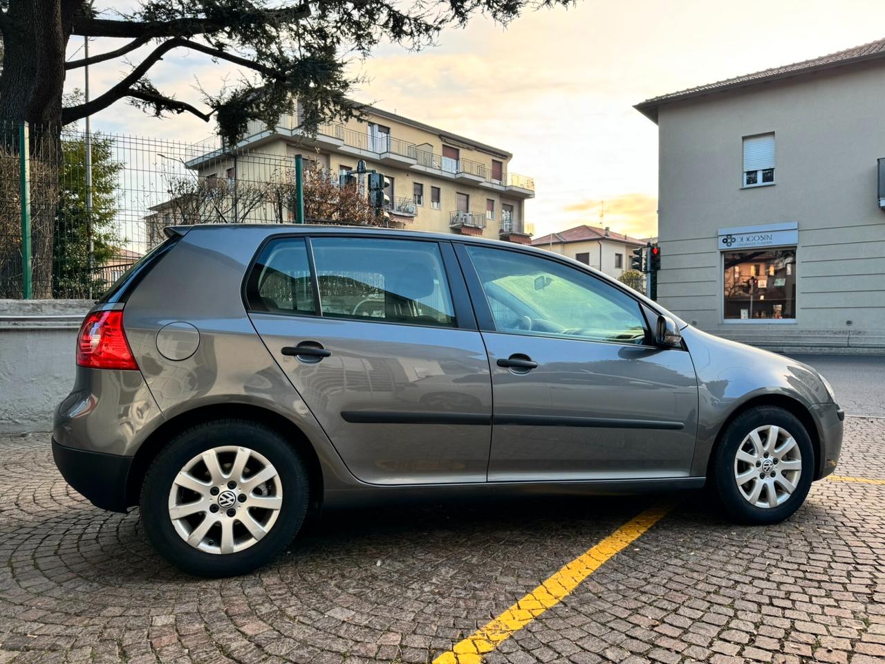 Volkswagen Golf 1.6 5p. Comfortline