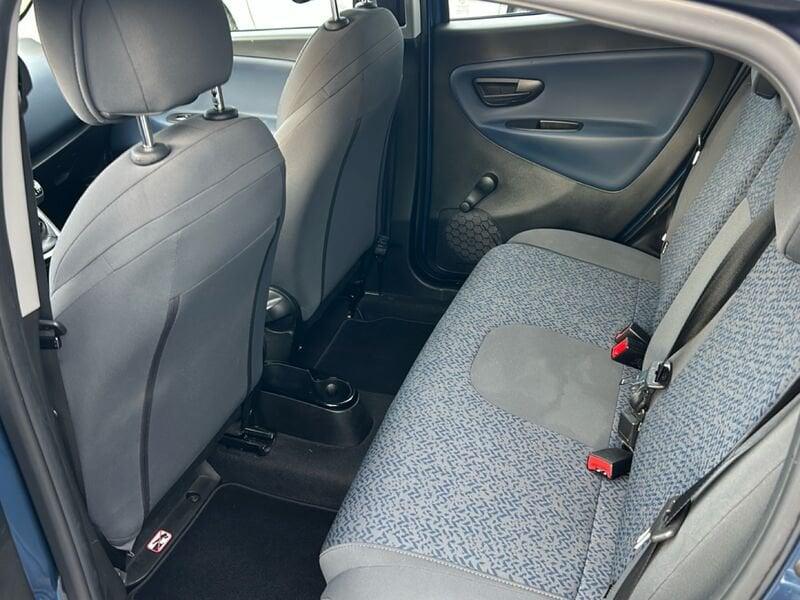 Lancia Ypsilon 1.0 FireFly 70cv Hybrid Platino