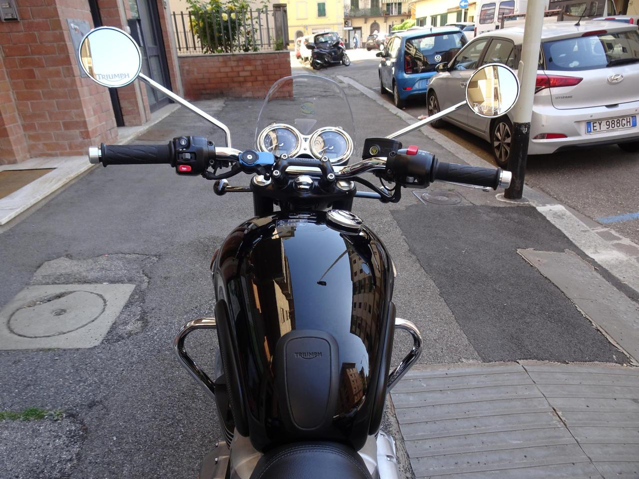 Triumph Bonneville T100 Black Special Edition