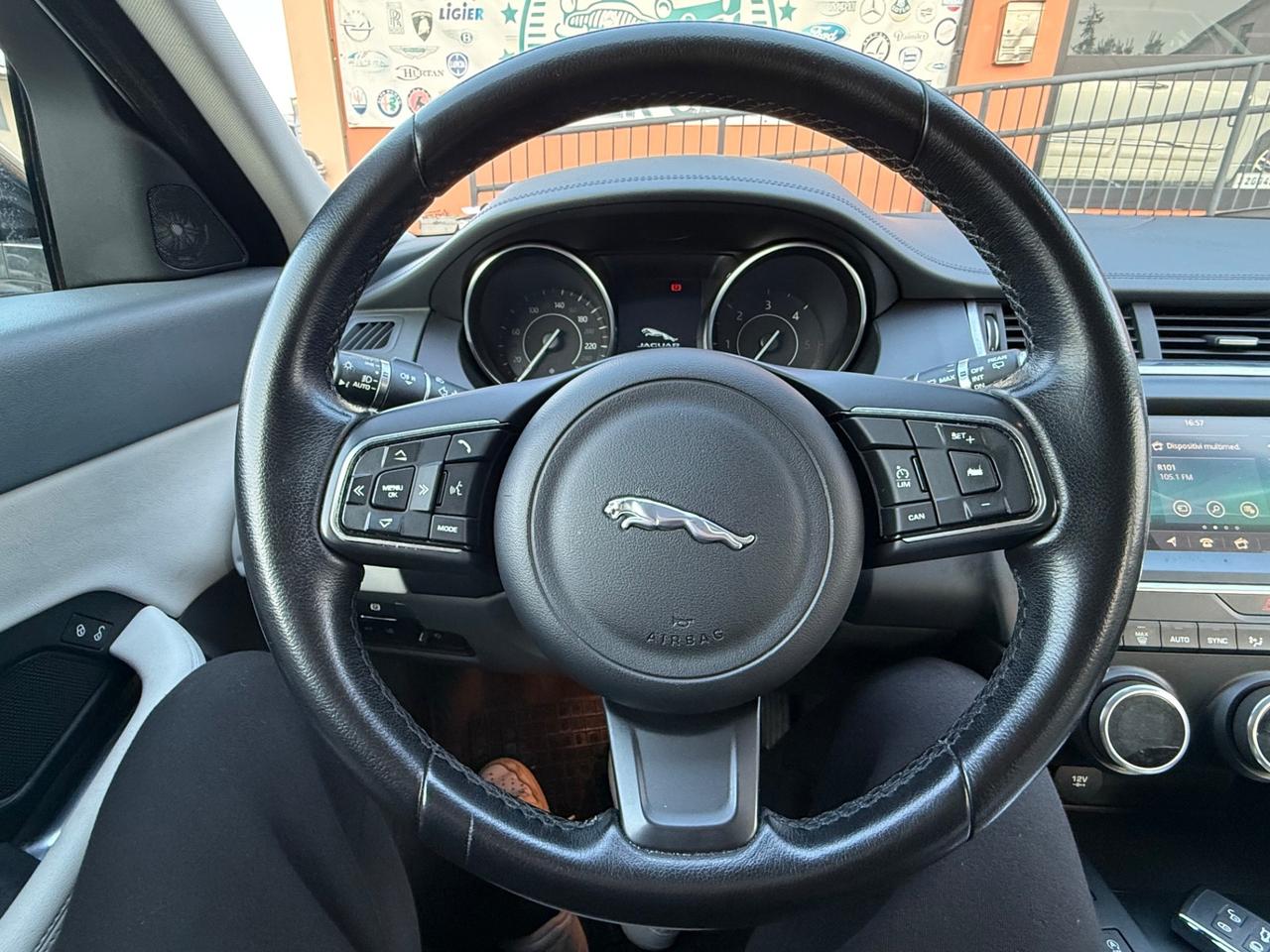 Jaguar E-Pace 2.0D 180 CV AWD aut. R-Dynamic