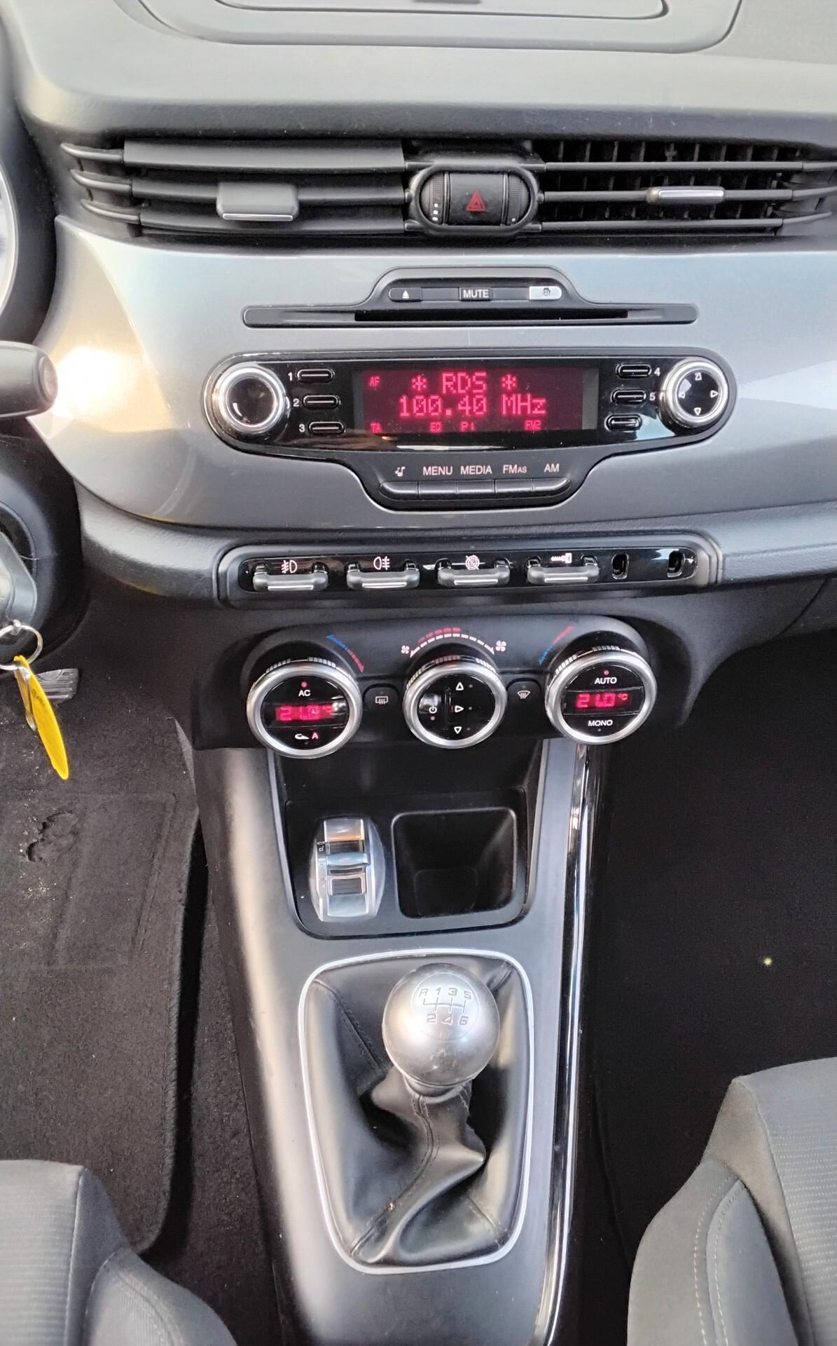 Alfa Romeo Giulietta 1.6 JTDm-2 105 CV Distinctive