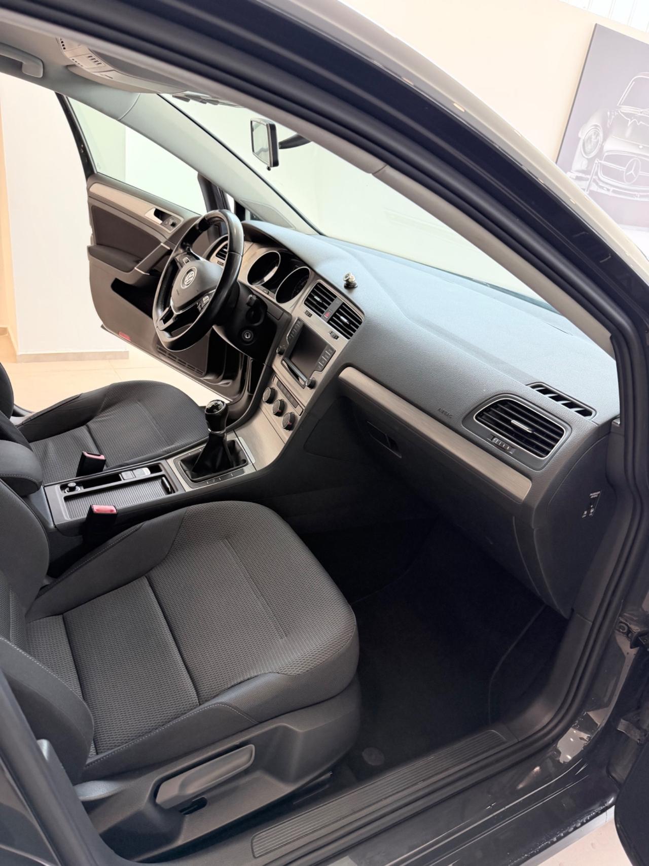 Volkswagen Golf Variant 1.6 TDI 110 CV Comfortline BlueMotion Tech.