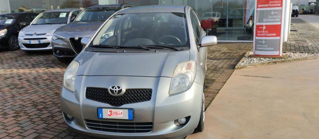 TOYOTA Yaris 1.3 5 porte Sol cambio automatico