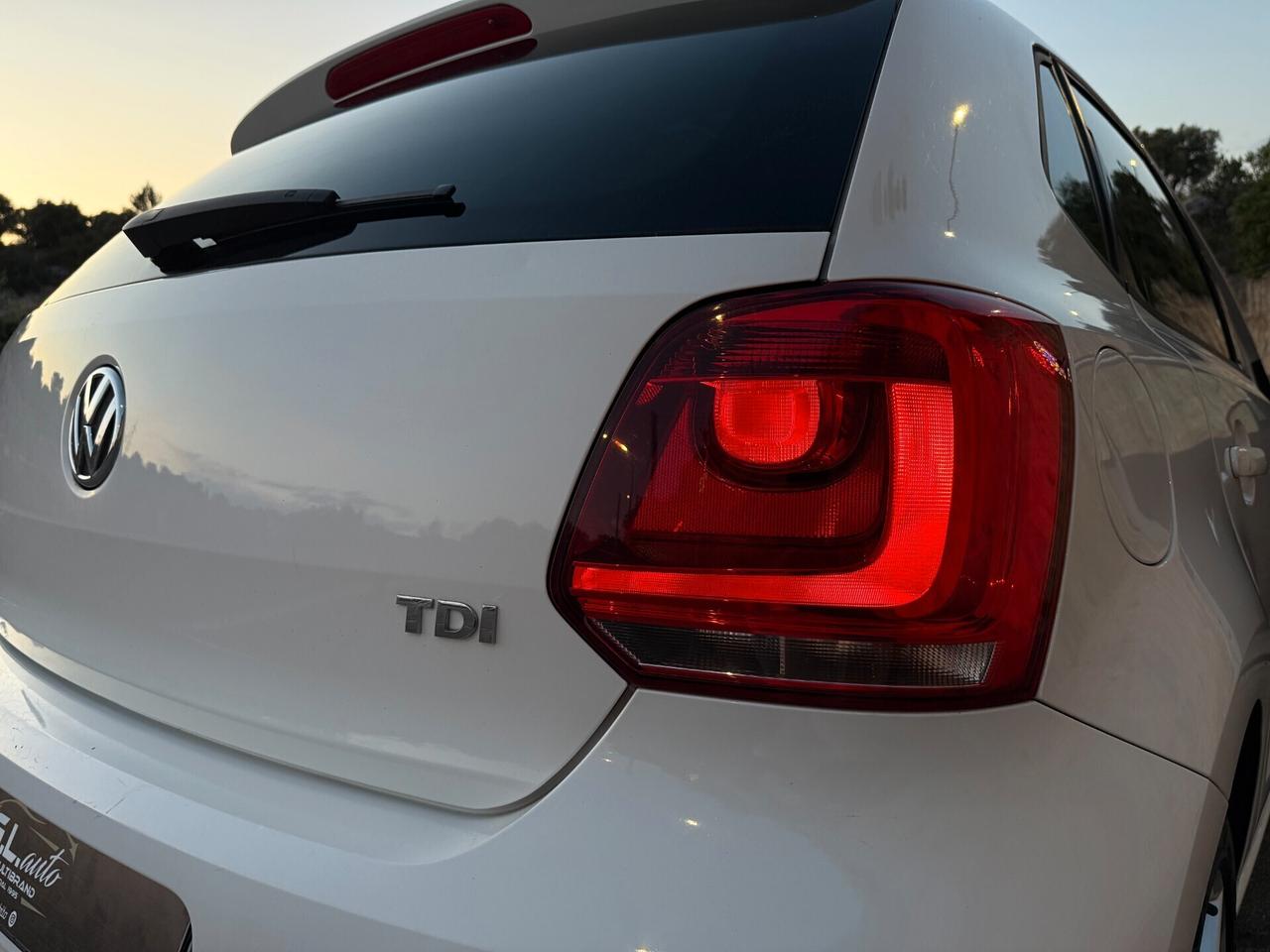 Volkswagen Polo/1.6 90 CV/CERCHI 16"/NEOPATENTATI