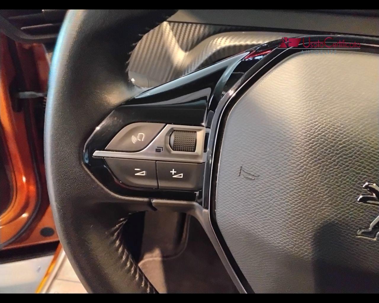 PEUGEOT 2008 BlueHDi 110 S&S Active