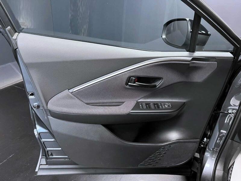 TOYOTA C-HR (2023-->) C-HR 2.0 PHEV Trend