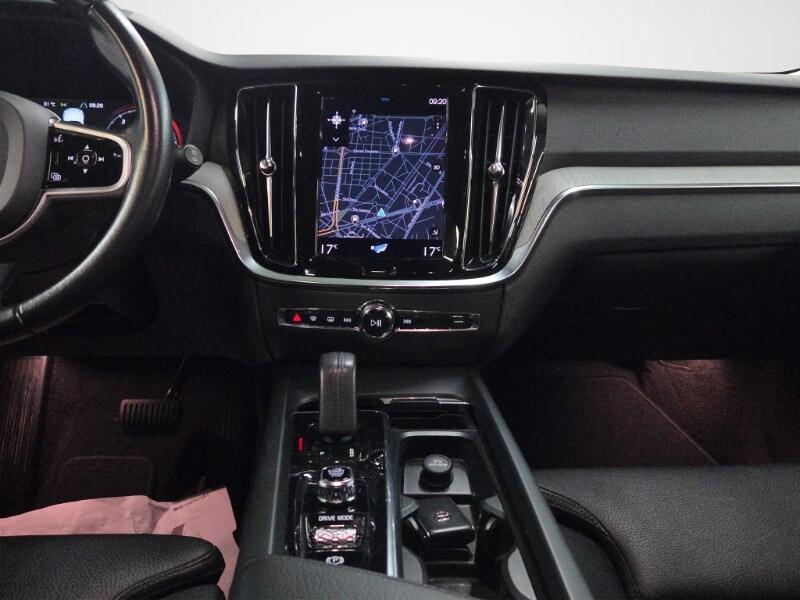 VOLVO V60 CC (2018-2024) V60 Cross Country B5 A...